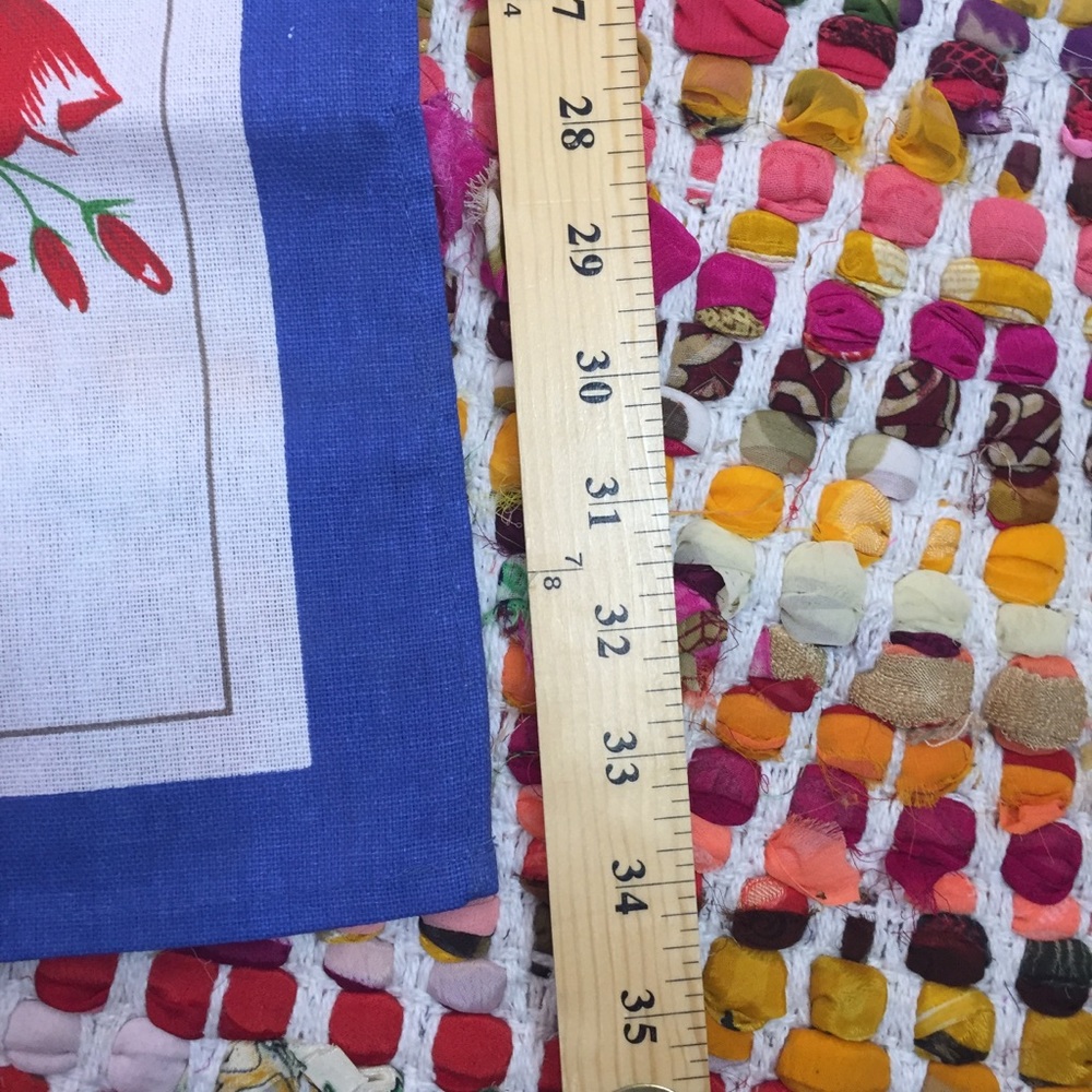 NOS Bright Floral Table Cloth - Picture 5 of 7